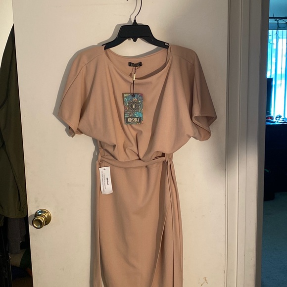 Dress - Picture 1 of 3